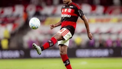 Como Léo Pereira e Alex Sandro chegaram à titularidade da Copa