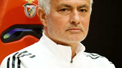 13 anos depois, Mourinho assina com o Bernabéu e herda um clube sem troféus