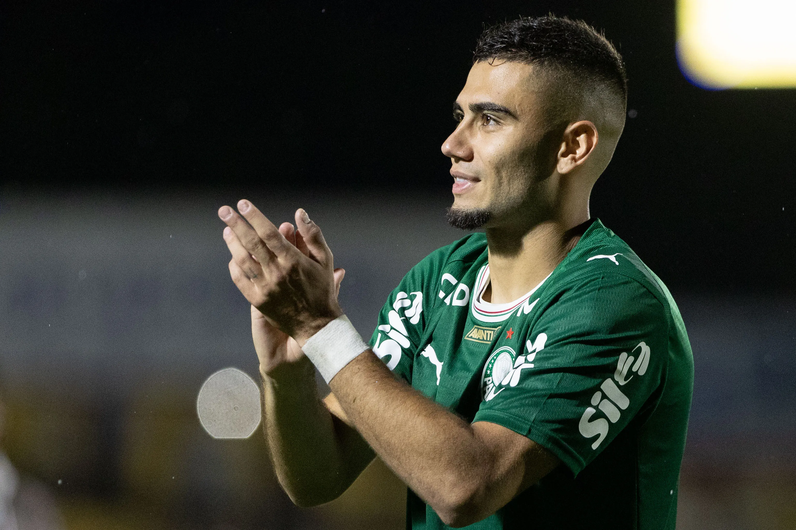 O que Abel perdeu antes mesmo de o jogo começar Abel monta o Palmeiras com 12 ba