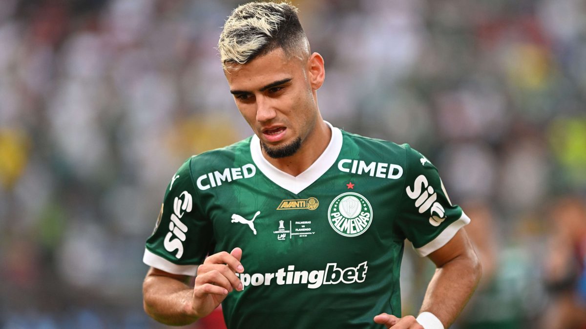 Quem entra quando doze saem Abel monta o Palmeiras com 12 baixas e a