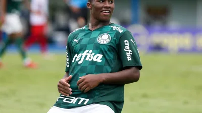 Ancelotti distribui a camisa 10 entre Endrick e Rayan e aposta no coletivo
