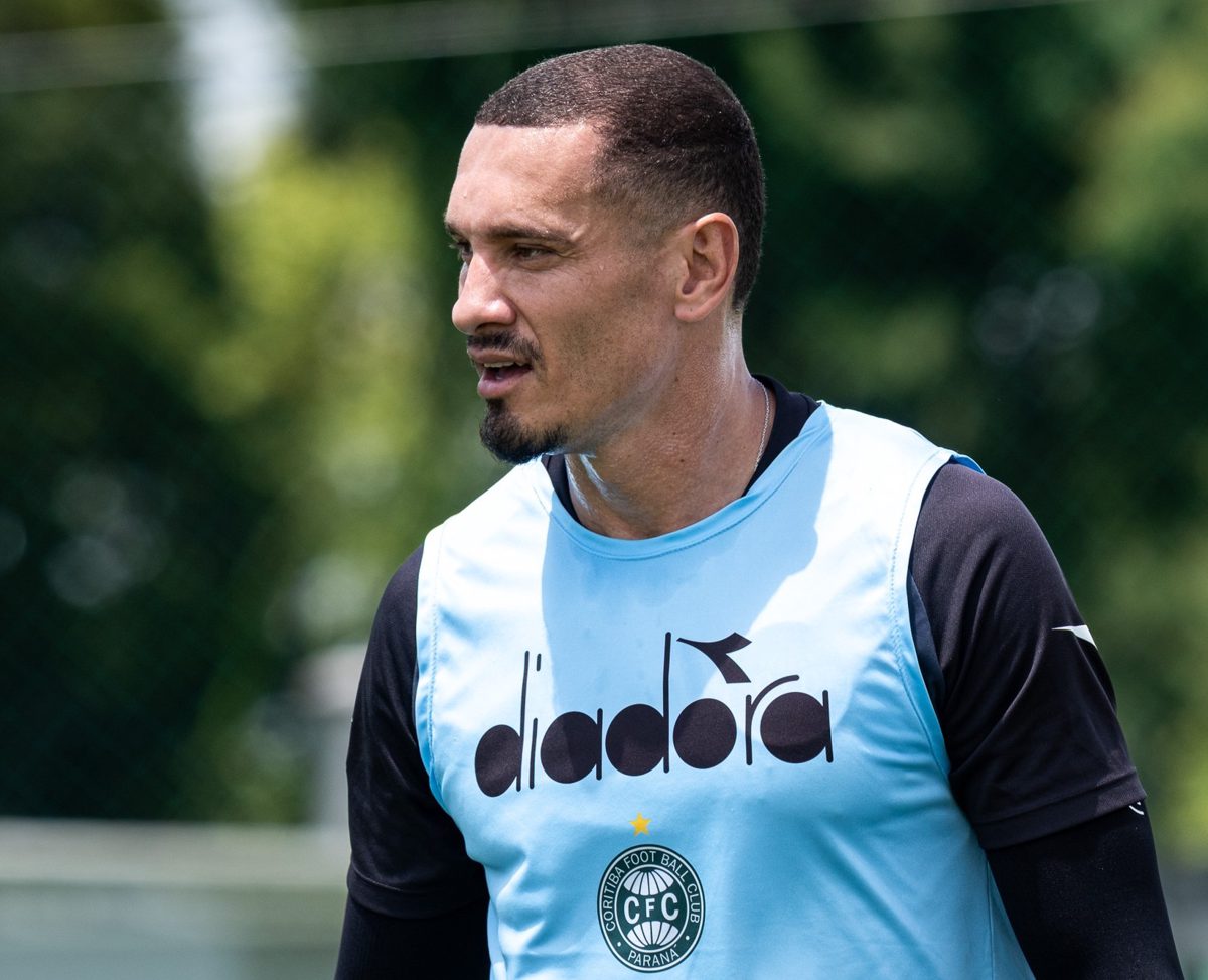 Início de carreira Maicon aos 37 — o zagueiro que o Coritib