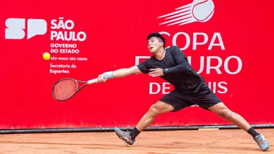 Tabilo vira em 3h43 e alcança oitavas inéditas em Roland Garros