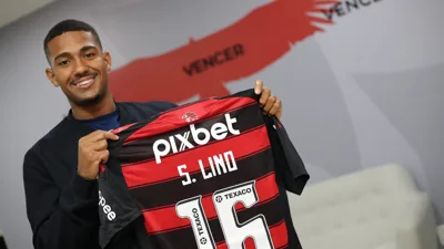 Jardim pede meia diferente e aponta buraco no lado direito do Flamengo