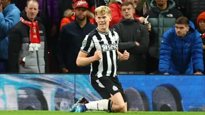 Lewis Hall e os 21 anos que o Newcastle aprendeu a confiar na lateral esquerda