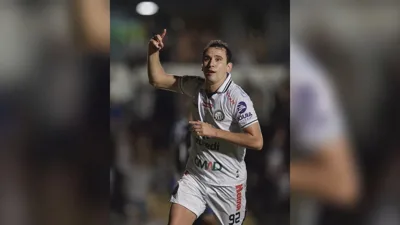 Vinícius Diniz e os três futuros que um meia de 26 anos carrega no Operário PR