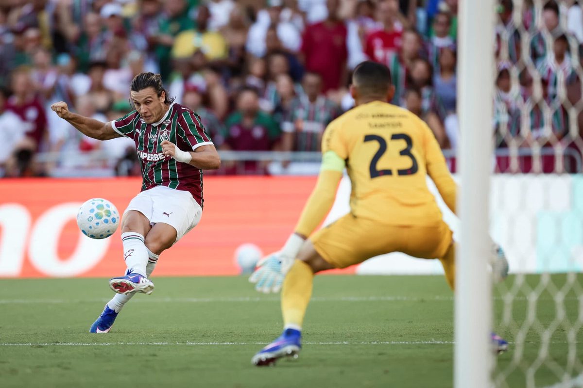 Sob a lente do treinador O camisa 8 que joga na ponta — a figura