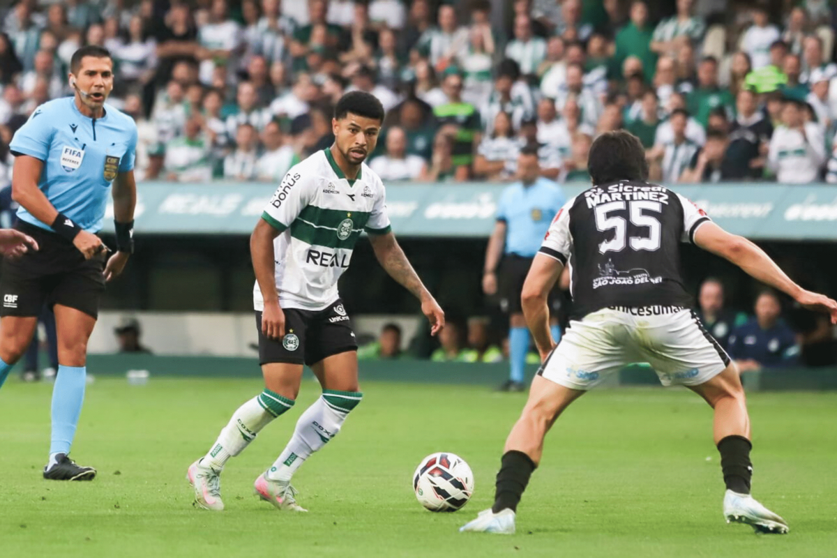 O que os números dizem na comparação Wallisson e os 30 jogos que um meia mine