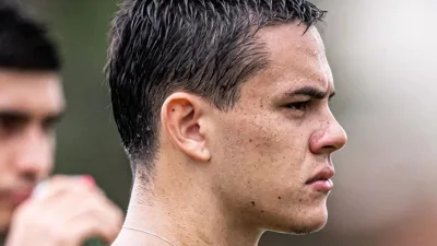 João Pedro Chermont e os 30 jogos que revelam um zagueiro de 20 anos no Coritiba