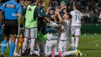 Abel monta um Palmeiras com 10 baixas e ainda assim é favorito
