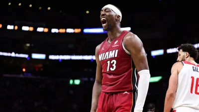 Bam Adebayo e o pivô que o Miami Heat coloca em quadra quando o jogo fica sério