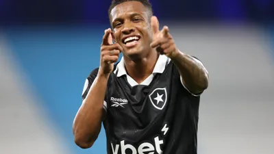 Botafogo chega a 48 convocados para Copas e ninguém chega perto