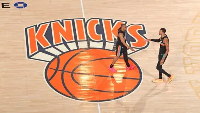 Knicks gastaram bilhões e Spurs apostaram no draft — os dois chegaram ao mesmo lugar