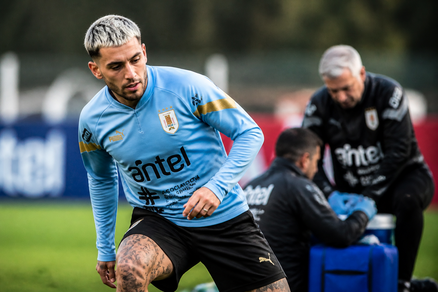 A lesão que coloca Bielsa num beco sem saída Arrascaeta e Neymar lesionados às v
