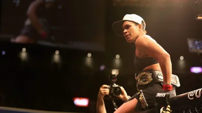 Carmouche venceu a temporada e o PFL não deixa ela lutar pelo cinturão