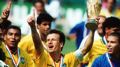 Como o JN usou Romário e Ancelotti para resgatar a alma do futebol brasileiro