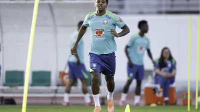 Estêvão some da ressonância e Rodrygo volta — quem Ancelotti escala no lado direito