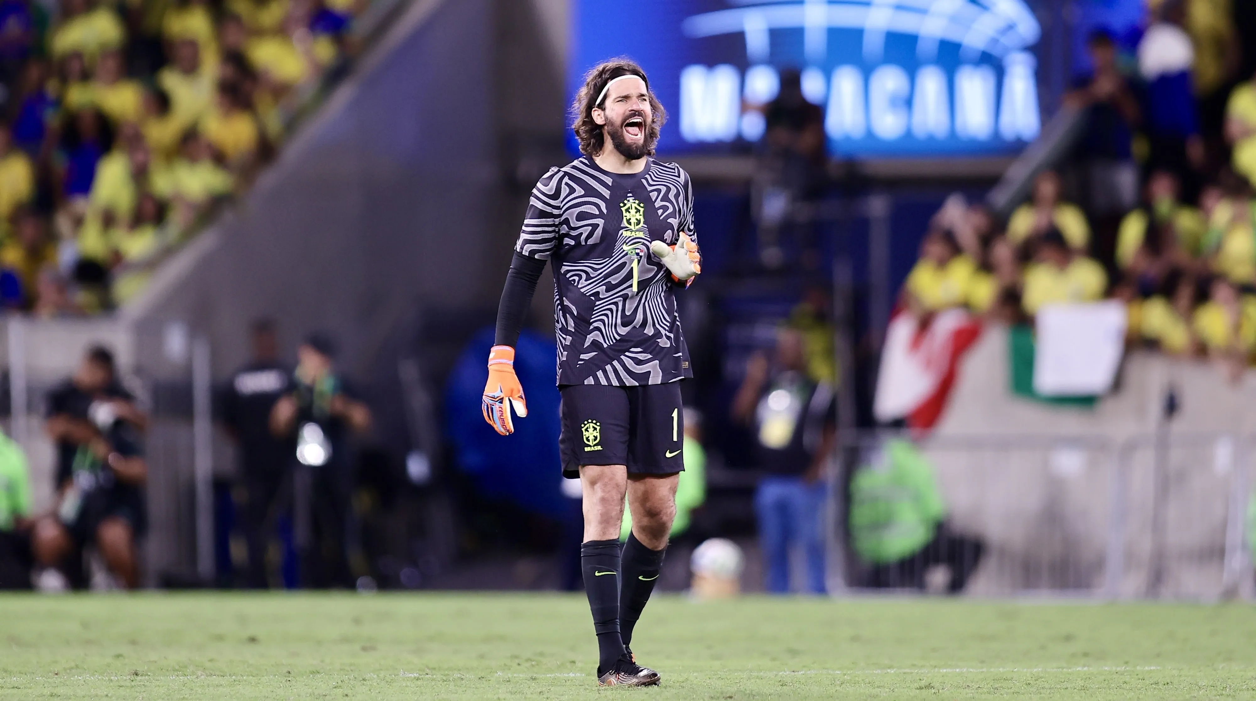 A lesão que abriu a ferida e o histórico que a fecha Julio Cesar defende Alisson