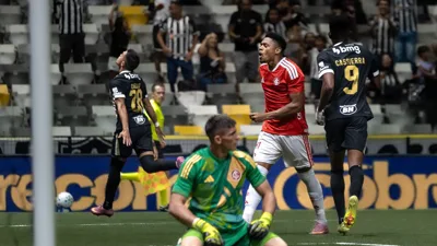 Leão acerta o rosto de Román e Portugal x Chile vira ringue no Jamor