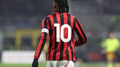 O soco de Rafael Leão e o que ele revela sobre Iván Román aos 19 anos