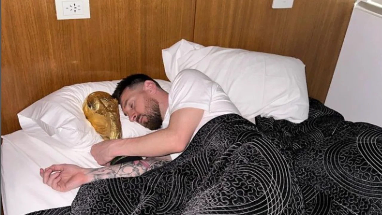 Quarto B201 da Universidade do Catar onde Messi dormiu durante a Copa do Mundo de 2022, mantido intacto como museu