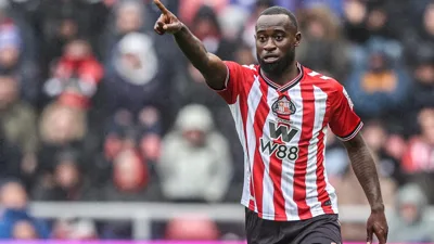Quem é Geertruida e como Koeman tapa o buraco deixado por Timber