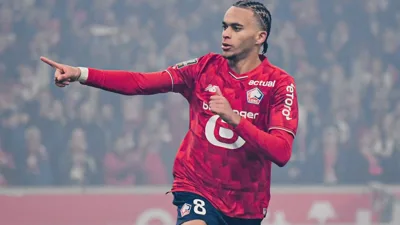 Olise marca 3 e deixa Mbappé na sombra na despedida da França