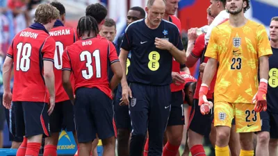 Bellingham no banco e a Inglaterra tem titulares demais para um time só