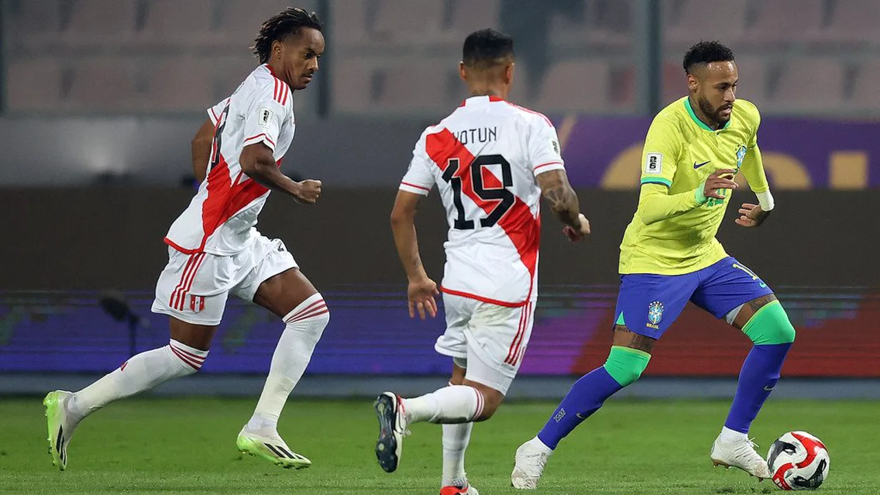 Torcida lotada na Neo Química Arena durante Brasil x EUA pelo futebol feminino, com bandeiras e faixas coloridas nas arquibancadas