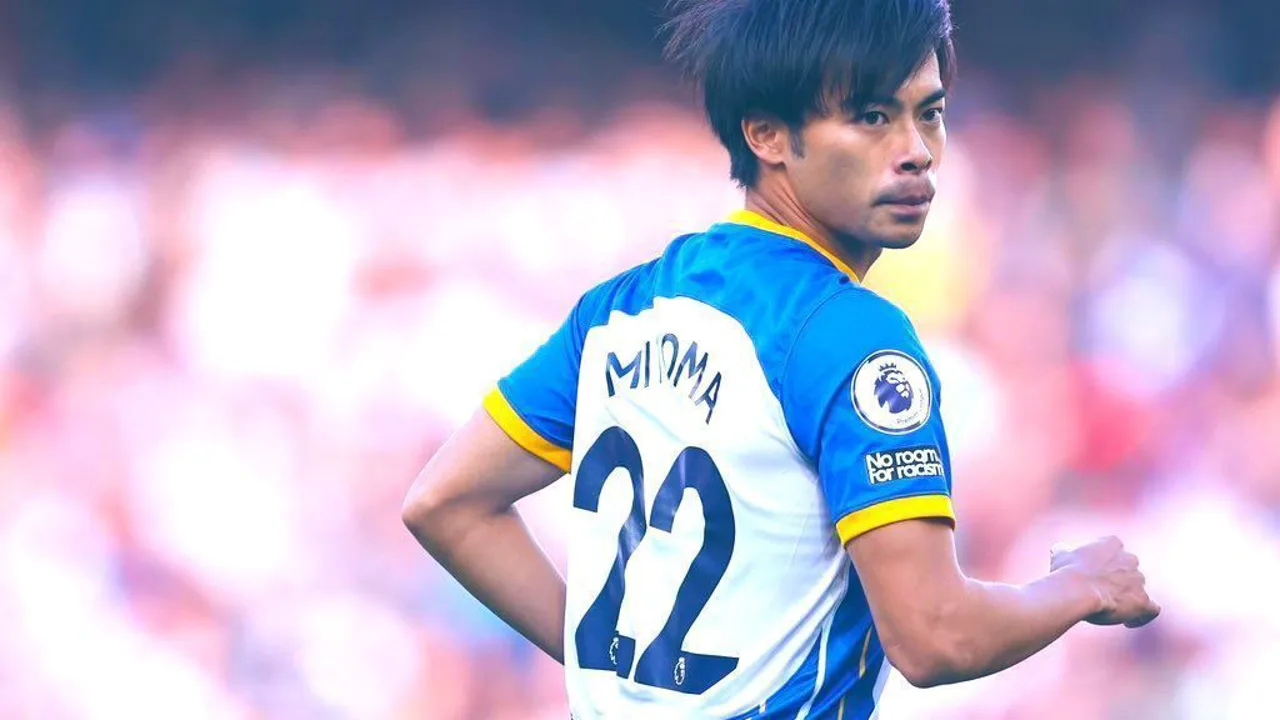 Técnico Hajime Moriyasu orienta jogadores da seleção japonesa em treino preparatório para a Copa do Mundo 2026