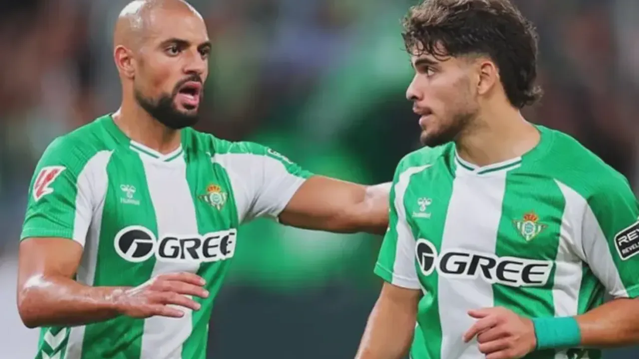 Abdessamad Ezzalzouli com a camisa da seleção marroquina durante treino antes da Copa do Mundo 2026