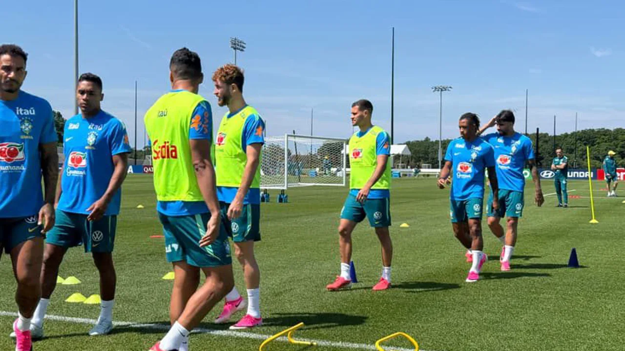 Ibañez e Danilo em treino da Seleção Brasileira em Morristown, Nova Jersey, durante preparação para Copa do Mundo 2026