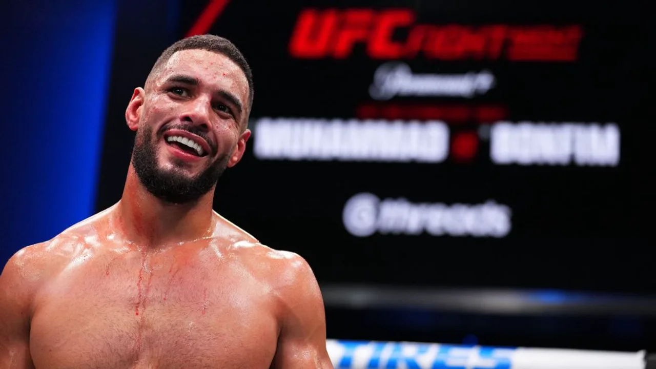 Gabriel Bonfim Marretinha celebra vitória por decisão unânime sobre Belal Muhammad no UFC