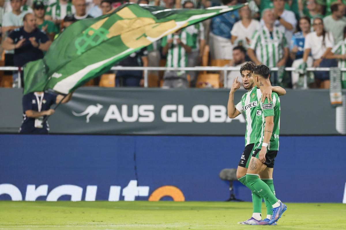 Três lesões, três problemas táticos distintos Como Wesley, Ezzalzouli e Timber m