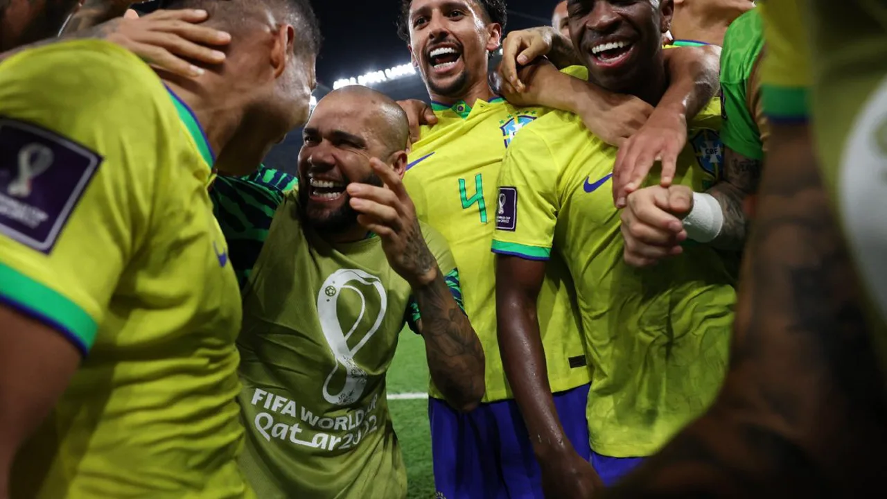Jogador da Seleção Brasileira com pulseira inteligente no pulso durante concentração antes da Copa do Mundo 2026