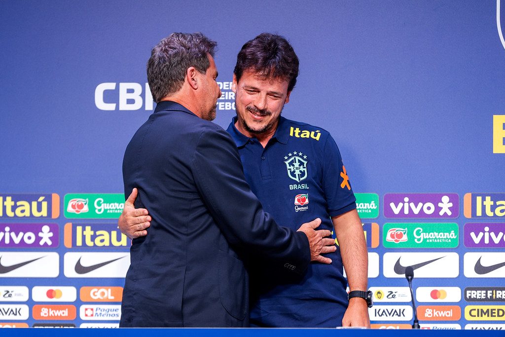 O que Klinsmann viu que outros técnicos não disseram em voz alta Klinsmann apont