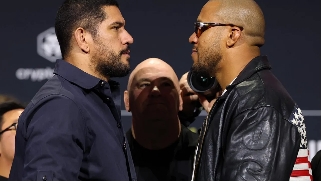 Alex Pereira e Ciryl Gane frente a frente na coletiva do UFC White House em Newark, New Jersey