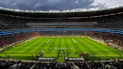 Como um brinquedo de vinil roubou o Azteca de Shakira na abertura da Copa