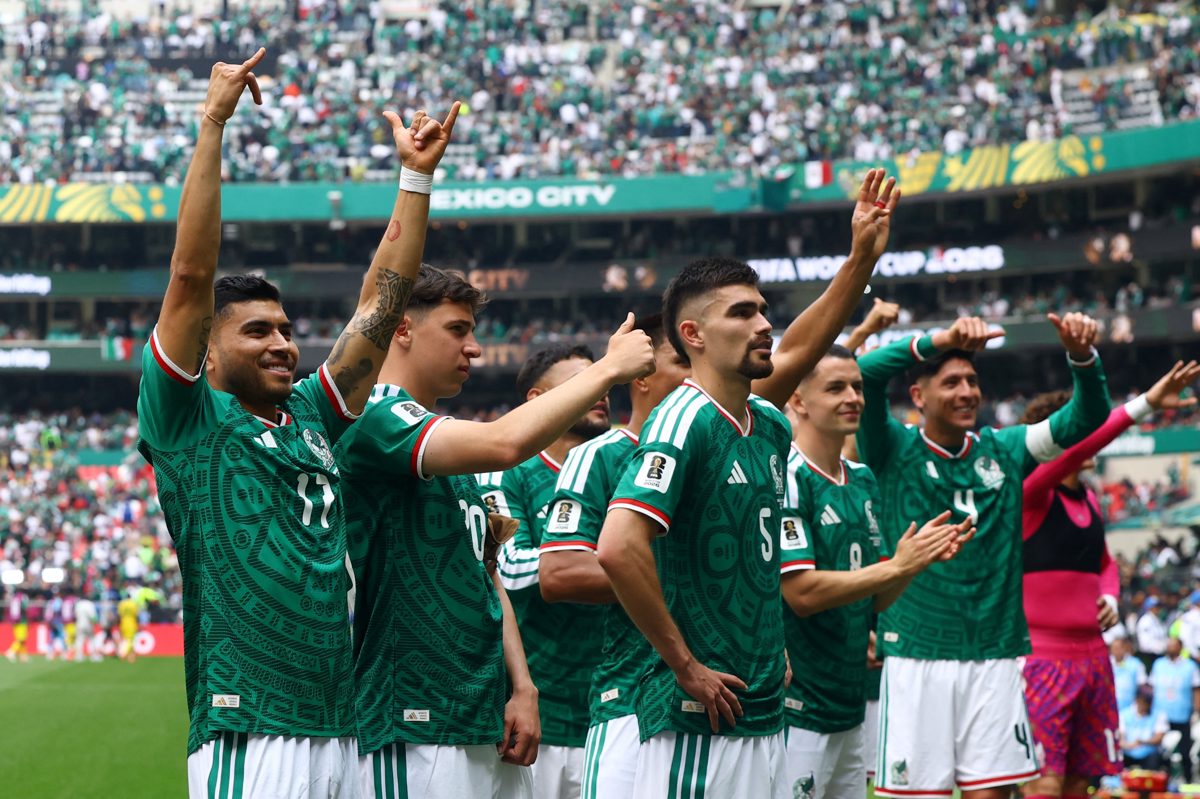 O lance que parou o Azteca aos 36 minutos do segundo tempo Como Wilton Sampaio a