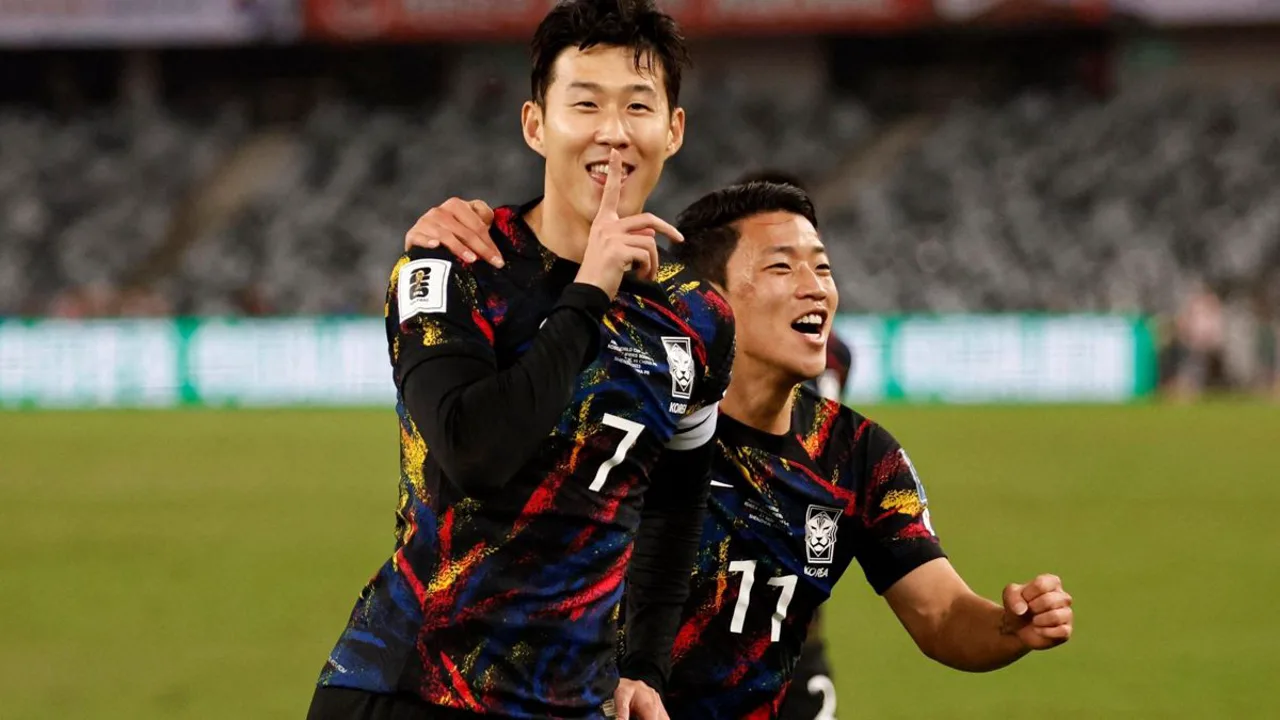 Son Heung-min e Patrik Schick em campo durante partida da Copa do Mundo 2026 em Guadalajara