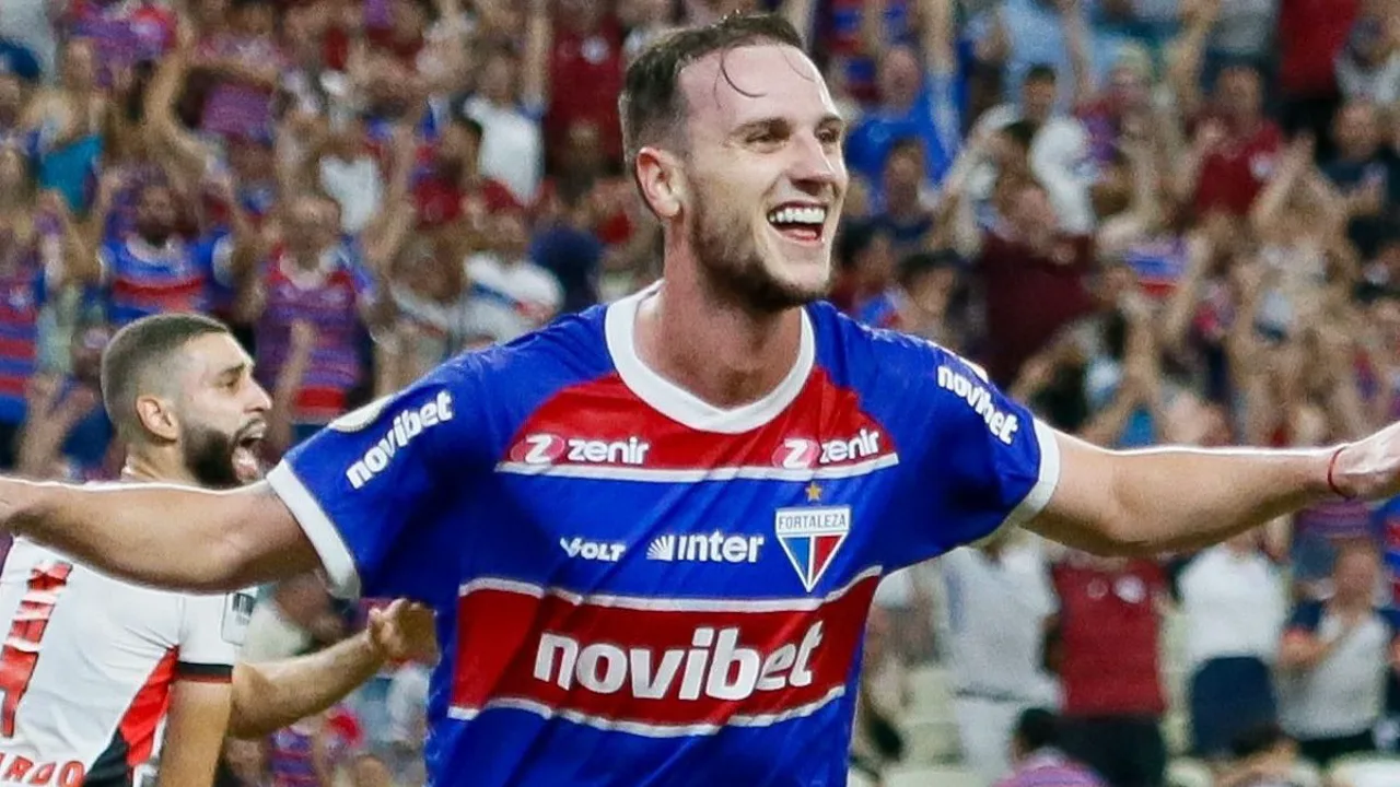 Jogadores do Paraguai e dos Estados Unidos disputam bola no SoFi Stadium durante a Copa do Mundo 2026
