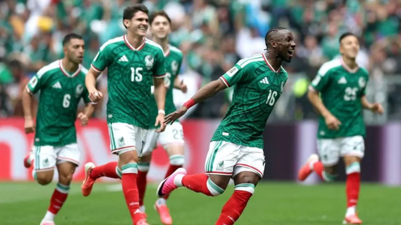 Torcedores assistindo jogo da Copa do Mundo 2026 em TV aberta com QR Code na tela