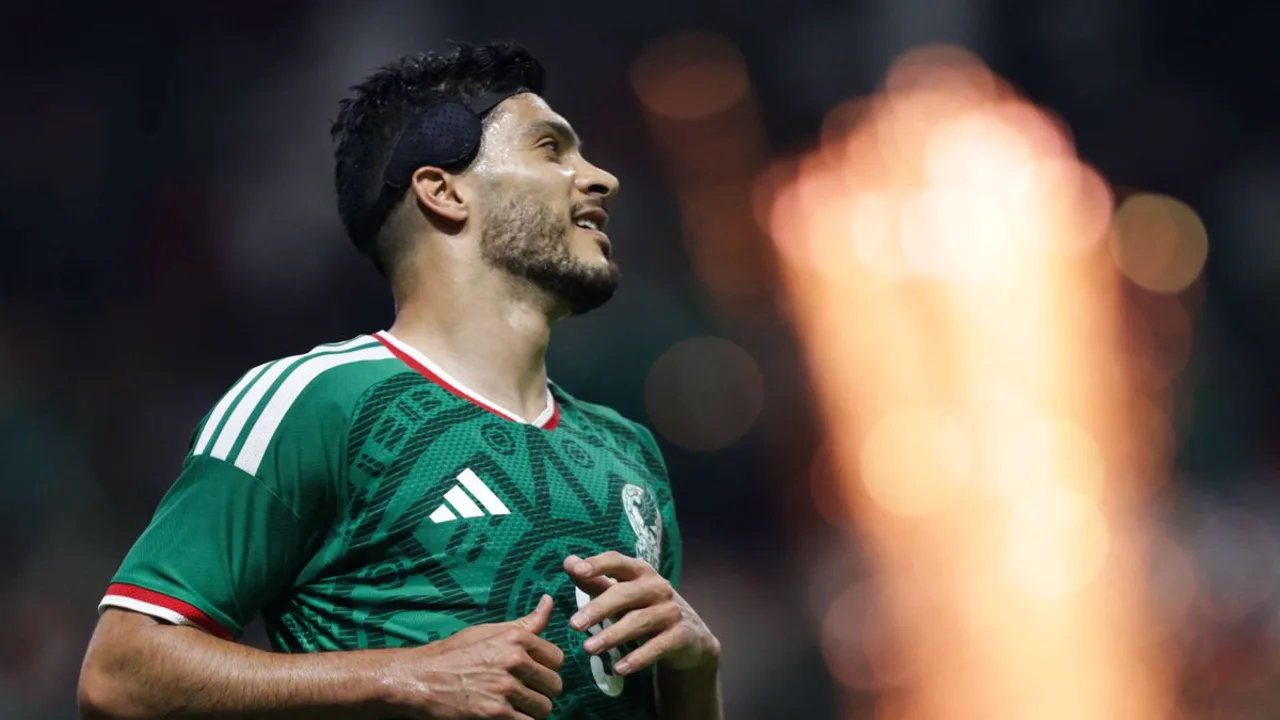 Raúl Jiménez celebra gol de cabeça no Estádio Azteca durante abertura da Copa do Mundo 2026