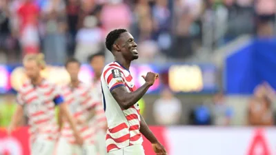 Como filho de imigrantes nigerianos virou artilheiro da Copa em uma noite