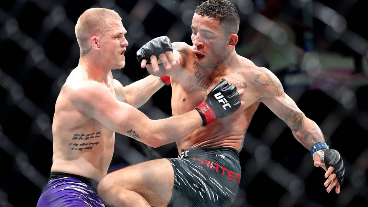 Ilia Topuria e Justin Gaethje frente a frente na encarada do UFC Casa Branca em Washington D.C.