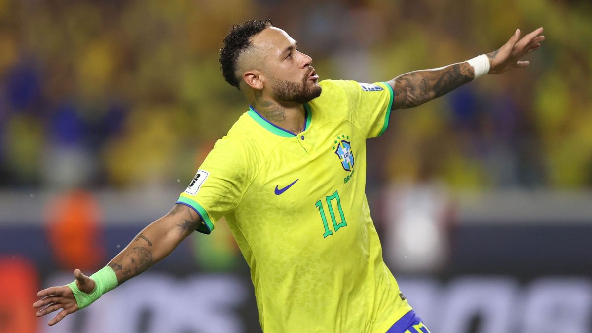 A lesão que o tirou antes mesmo de a Copa começar Neymar treina duas vezes ao di