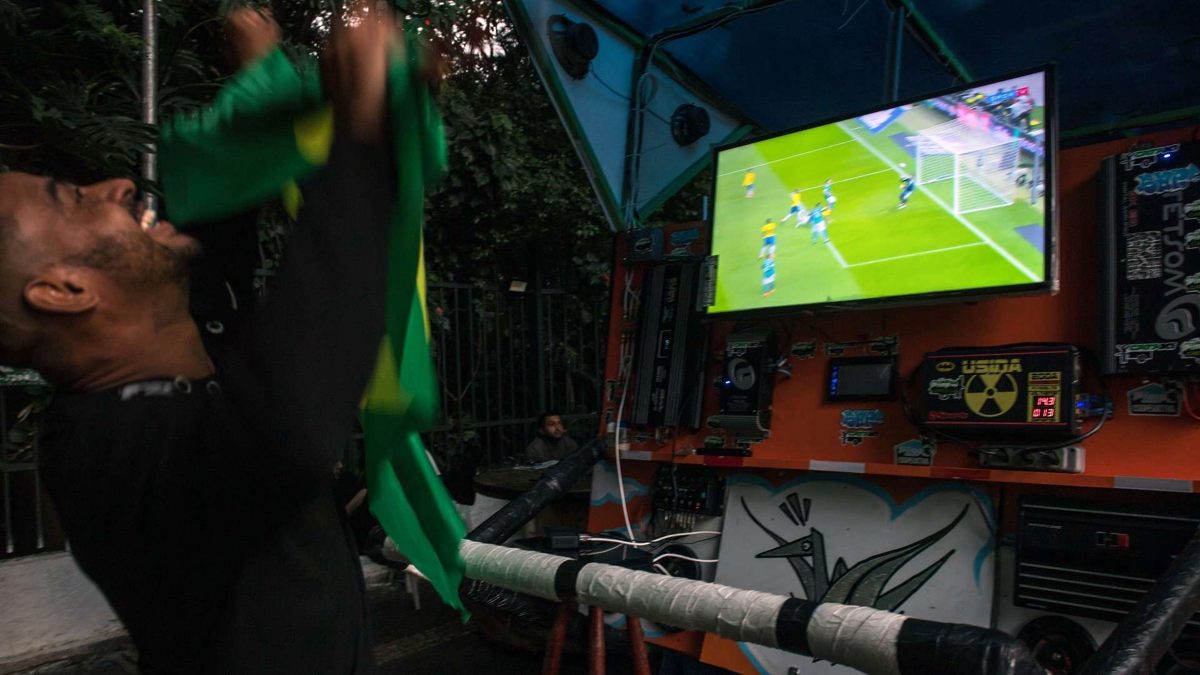 Por dentro do delay — a arquitetura que atrasa o gol Por que o streaming perdeu