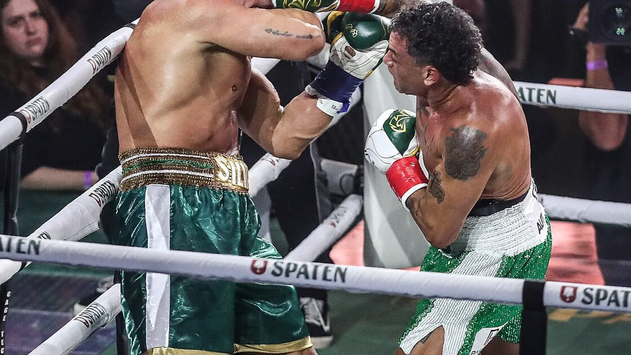 Confusão generalizada no ringue do Spaten Fight Night 2 entre equipes de Popó e Wanderlei Silva em São Paulo