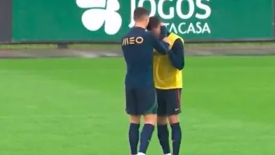 Ronaldo segura Cancelo pela nuca e evita crise nos bastidores de Portugal