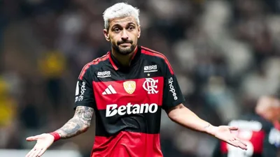 Bielsa diz que lesão de Arrascaeta teve consenso do Flamengo e rebate acusação
